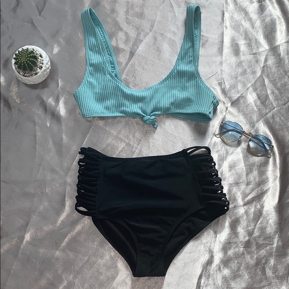 Forever 21 Other - Sold on Curtsy!!